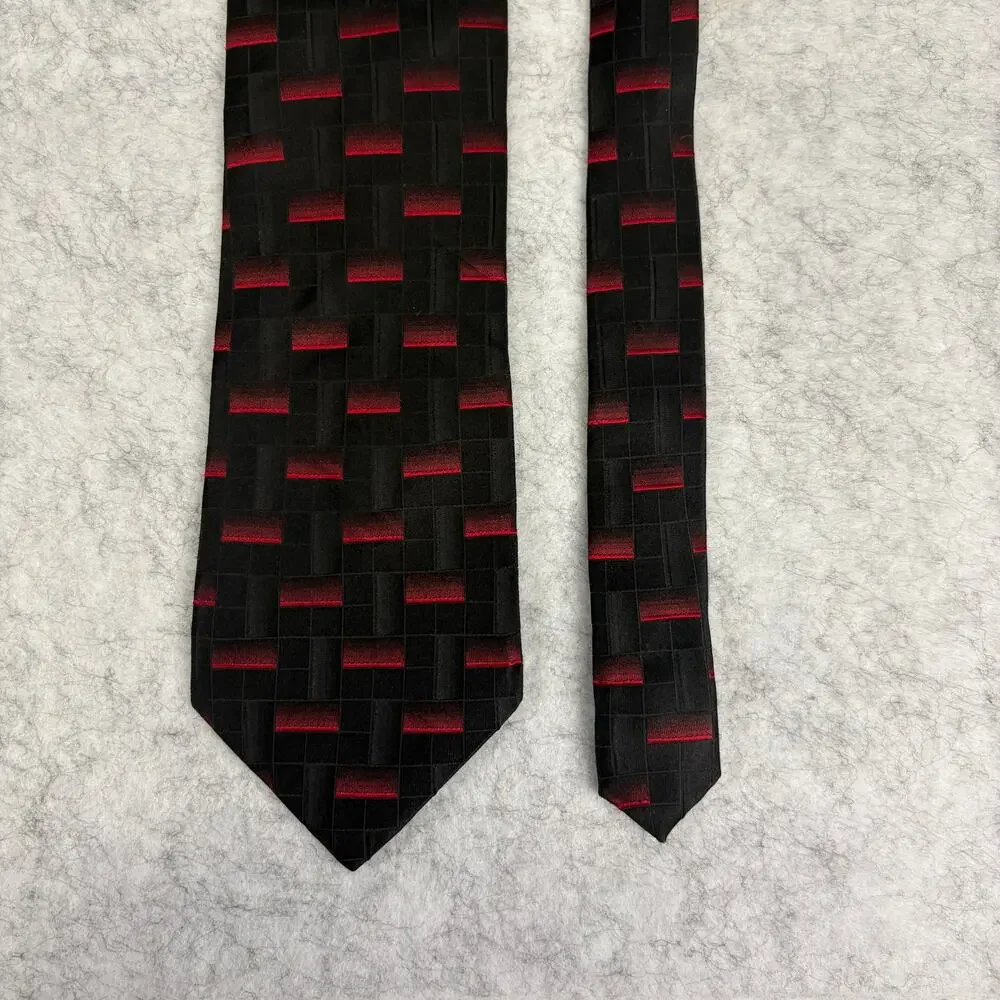 Roberto Villini Couture Mens Tie Black Red Ombre Geometric 100% Silk Italy 58x4